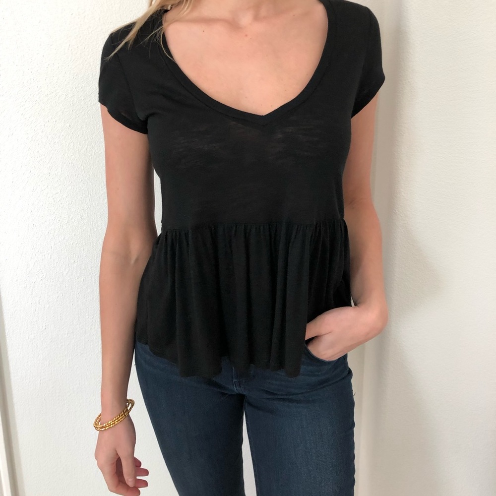 NWOT V neck ruffle tshirt